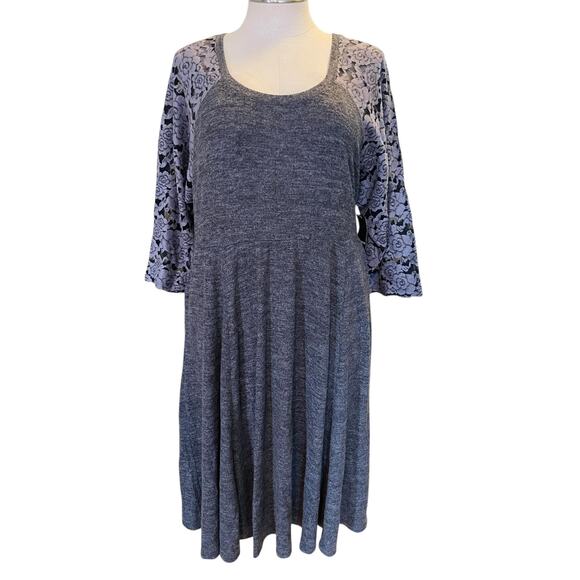 Torrid 4 (4X 26) Gray Rose Floral Super Soft Plush‎ Midi Skater Dress w/Pockets - Picture 1 of 5